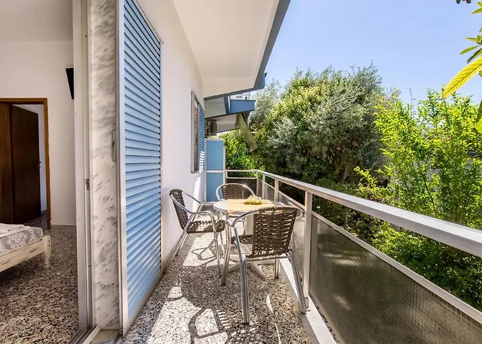 Haus Irene فندق بوتوس