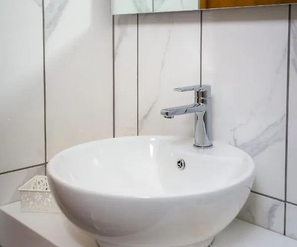 Haus Irene فندق بوتوس