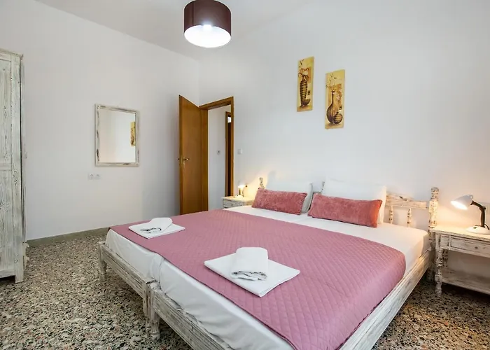 Haus Irene فندق بوتوس